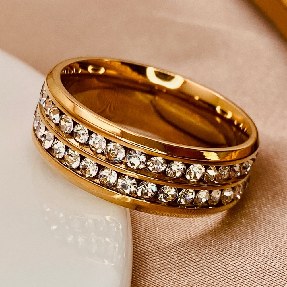 Stunning Titanium Diamonds CZ Wedding Band Ring in Gold - Picture 2 of 10